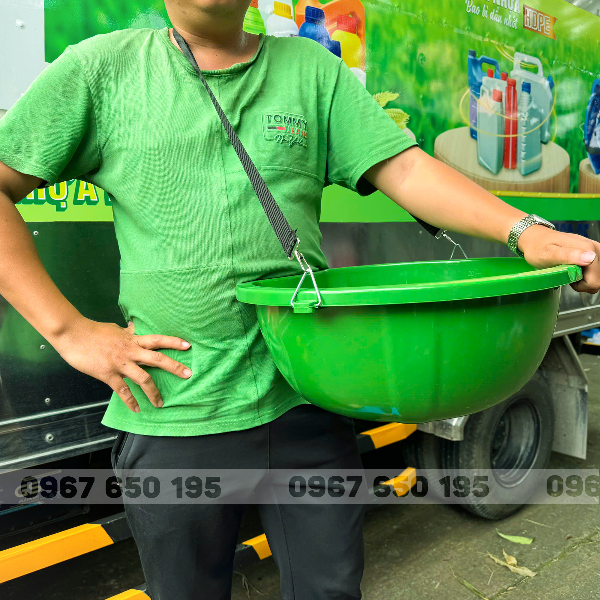 Thau nhựa rải phân bón chất lượng cao